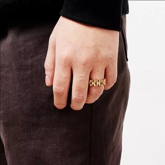 Unisex gold speedometer crown ring
